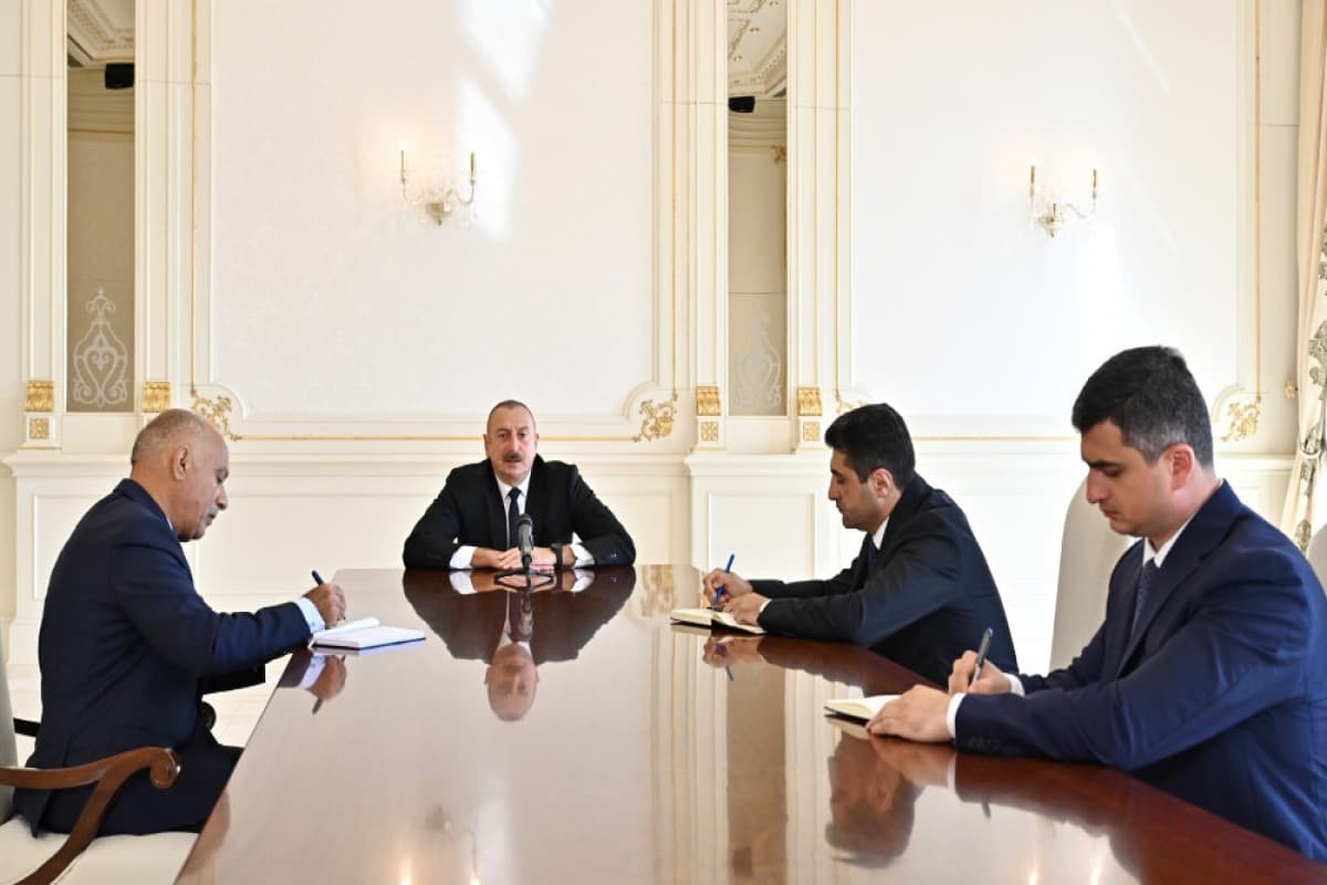 Prezident Masallı, Lerik və Göygöl rayonlarının yeni təyin olunmuş icra başçılarını qəbul edib Prezident Masallı, Lerik və Göygöl rayonlarının yeni təyin olunmuş icra başçılarını qəbul edib