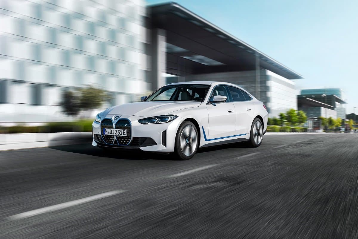 BMW i4 eDrive35 adlı yeni elektromobilini təqdim edib - QİYMƏTİ BMW i4 eDrive35 adlı yeni elektromobilini təqdim edib - QİYMƏTİ
