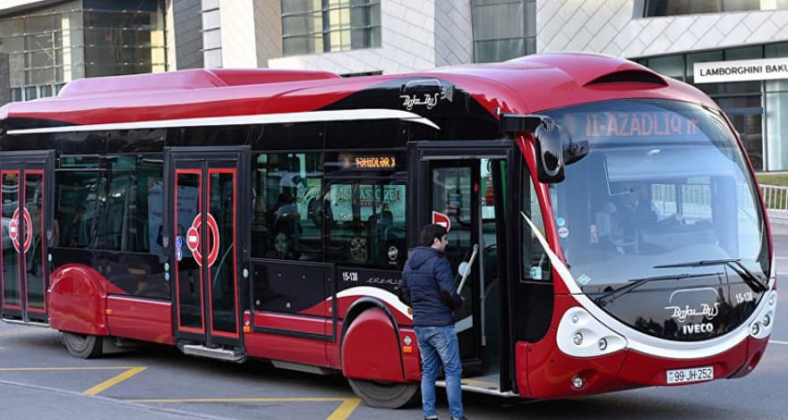 Bakıda 62 avtobusun hərəkəti gecikir Bakıda 62 avtobusun hərəkəti gecikir