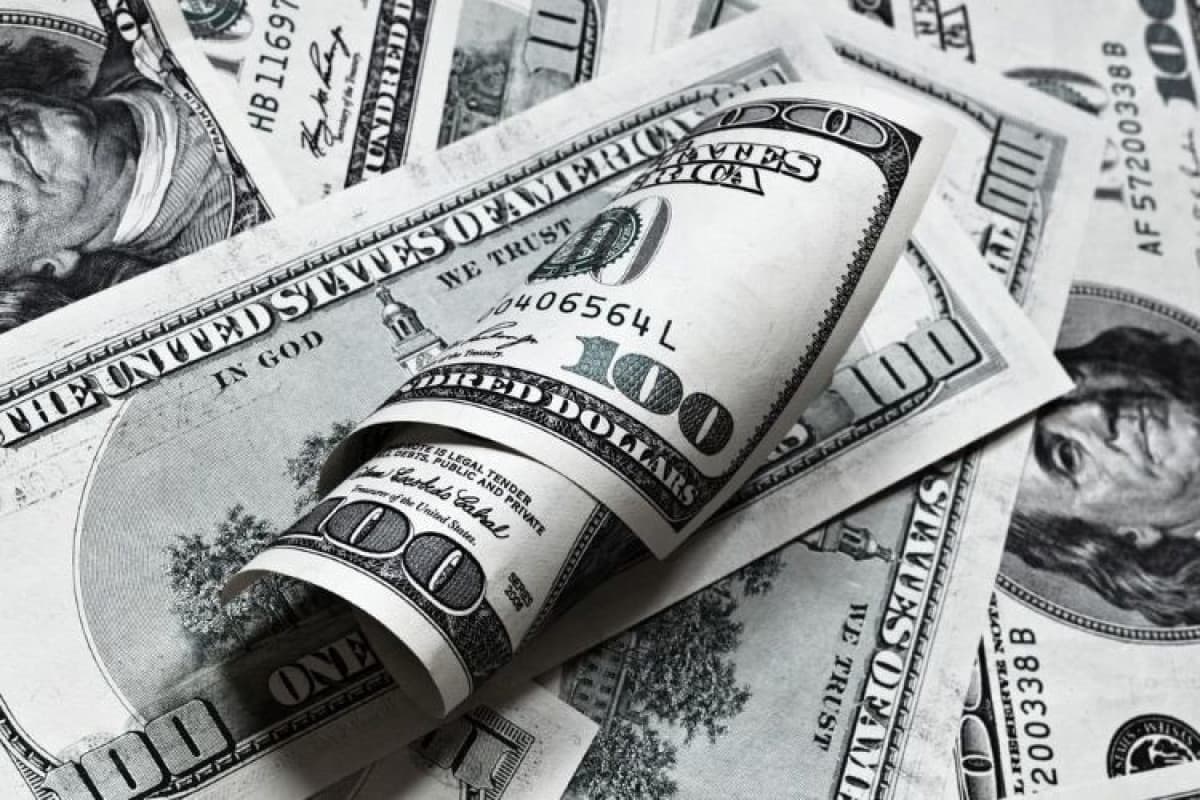 Valyuta hərracında bankların dollara tələbi 27%-dək azalıb Valyuta hərracında bankların dollara tələbi 27%-dək azalıb