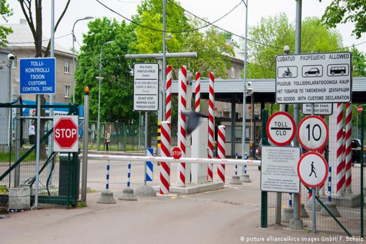 Estoniya sərhədlərini Rusiya vətəndaşlarına bağlayır Estoniya sərhədlərini Rusiya vətəndaşlarına bağlayır