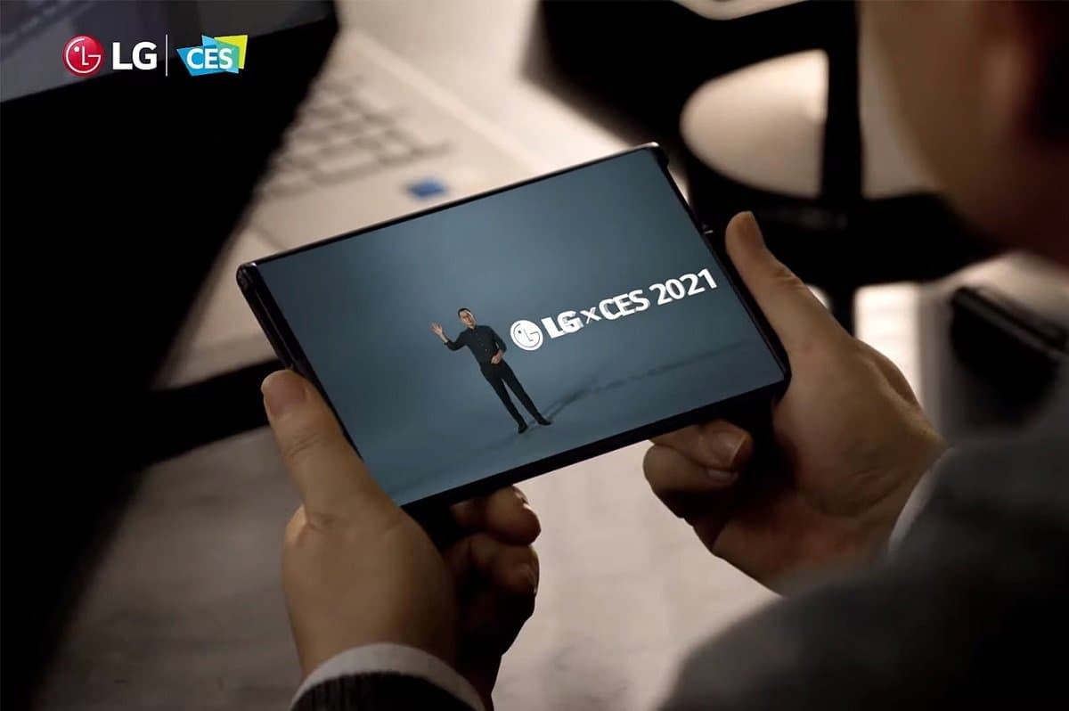 LG-nin uzana bilən ekrana sahib smartfonu sərgilənib LG-nin uzana bilən ekrana sahib smartfonu sərgilənib