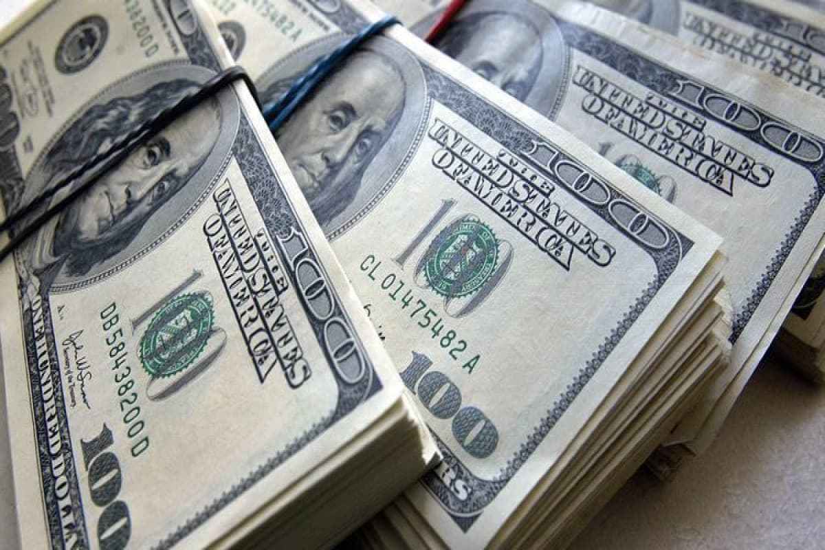 Valyuta hərracında bankların dollar tələbi 34%-dən çox azalıb Valyuta hərracında bankların dollar tələbi 34%-dən çox azalıb