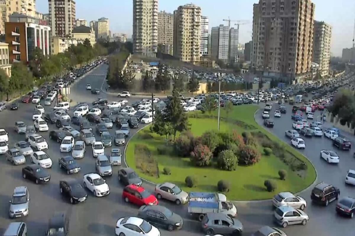 Hazırda paytaxtda sıxlıq olan yolların SİYAHISI Hazırda paytaxtda sıxlıq olan yolların SİYAHISI