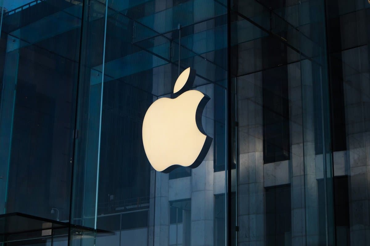 Paris məhkəməsi Apple şirkətini 1 milyon avro dəyərində cərimələyib Paris məhkəməsi Apple şirkətini 1 milyon avro dəyərində cərimələyib