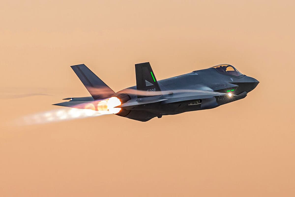 ABŞ F-35 təyyarələrinin istismarını dayandırıb ABŞ F-35 təyyarələrinin istismarını dayandırıb