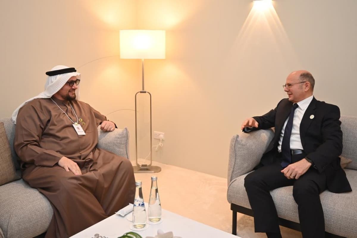 Pərviz Şahbazov “Masdar”ın baş icraçı direktoru ilə “yaşıl enerji” layihələrini müzakirə edib Pərviz Şahbazov “Masdar”ın baş icraçı direktoru ilə “yaşıl enerji” layihələrini müzakirə edib