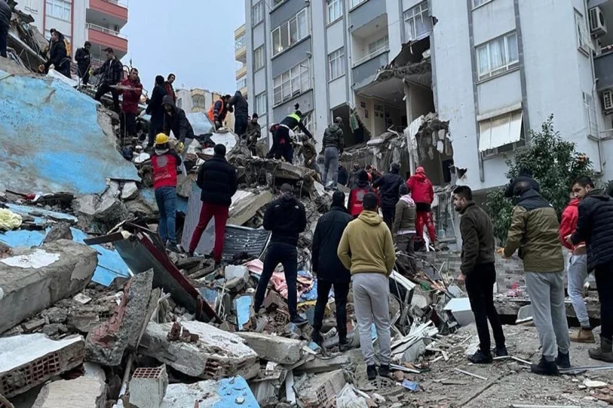 Rusiya Türkiyəyə əlavə xilasedicilər qrupu göndərəcək Rusiya Türkiyəyə əlavə xilasedicilər qrupu göndərəcək