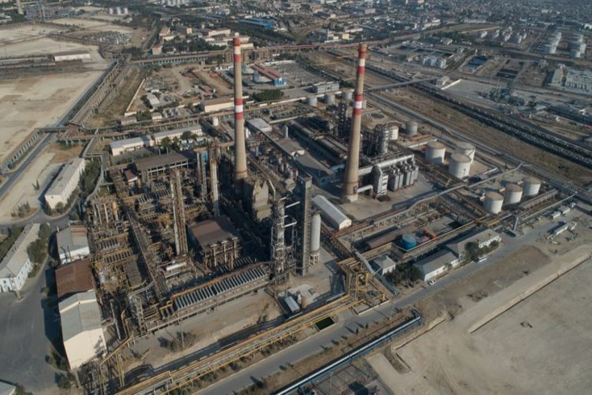Azərbaycanda neft emalı 4% azalıb Azərbaycanda neft emalı 4% azalıb