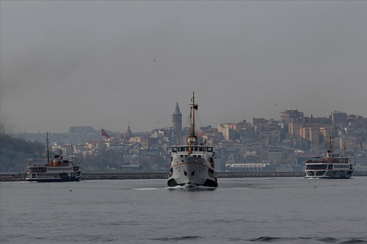 Bosfor boğazında gəmilərin hərəkəti dayandırılıb Bosfor boğazında gəmilərin hərəkəti dayandırılıb