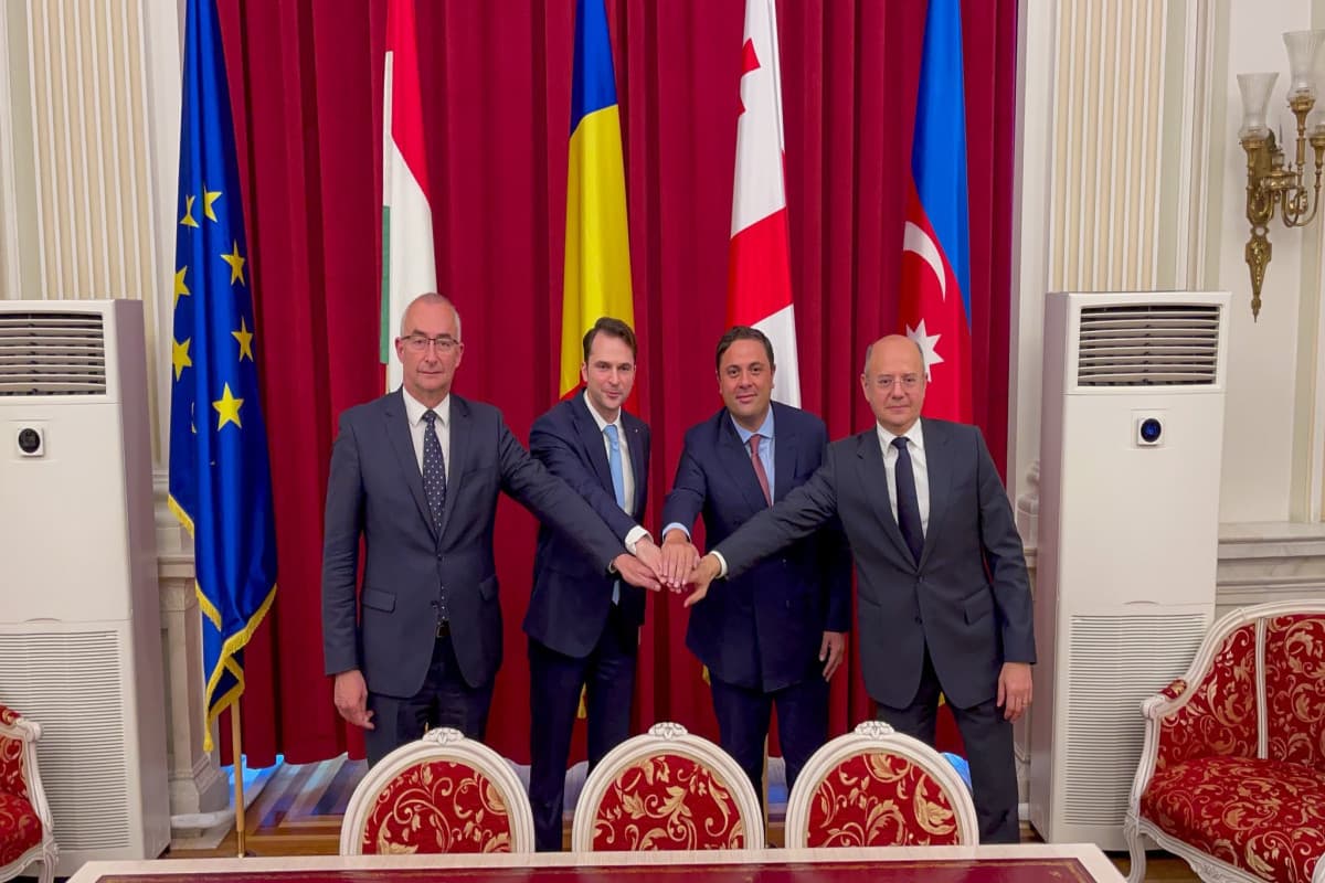Azərbaycan “yaşıl enerji”nin ixracına dair üç ölkə ilə müştərək müəssisə yaradacaq Azərbaycan “yaşıl enerji”nin ixracına dair üç ölkə ilə müştərək müəssisə yaradacaq