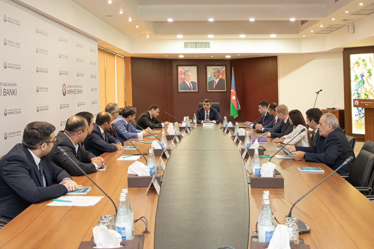 Taleh Kazımov audit şirkətlərinin rəhbərləri ilə görüşüb Taleh Kazımov audit şirkətlərinin rəhbərləri ilə görüşüb