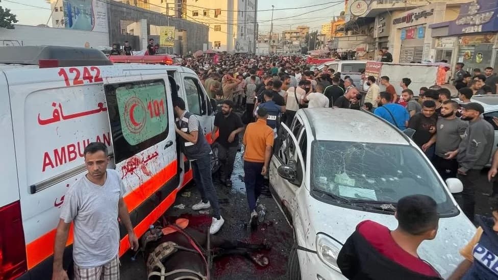Qəzzanın təcili yardım maşınına endirilən zərbə nəticəsində 15 nəfər həyatını itirib Qəzzanın təcili yardım maşınına endirilən zərbə nəticəsində 15 nəfər həyatını itirib