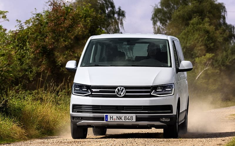 Yeni nəsil VW Transporter sınaq zamanı görünüb Yeni nəsil VW Transporter sınaq zamanı görünüb