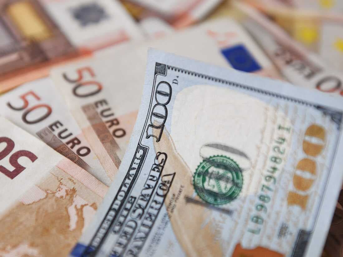 Azərbaycan bankları valyuta mübadiləsi üzrə gəlir marjasını artırıblar Azərbaycan bankları valyuta mübadiləsi üzrə gəlir marjasını artırıblar