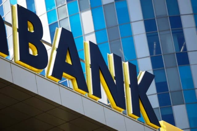 Azərbaycan banklarının maliyyə institutlarından cəlb etdiyi depozitlər azalıb Azərbaycan banklarının maliyyə institutlarından cəlb etdiyi depozitlər azalıb