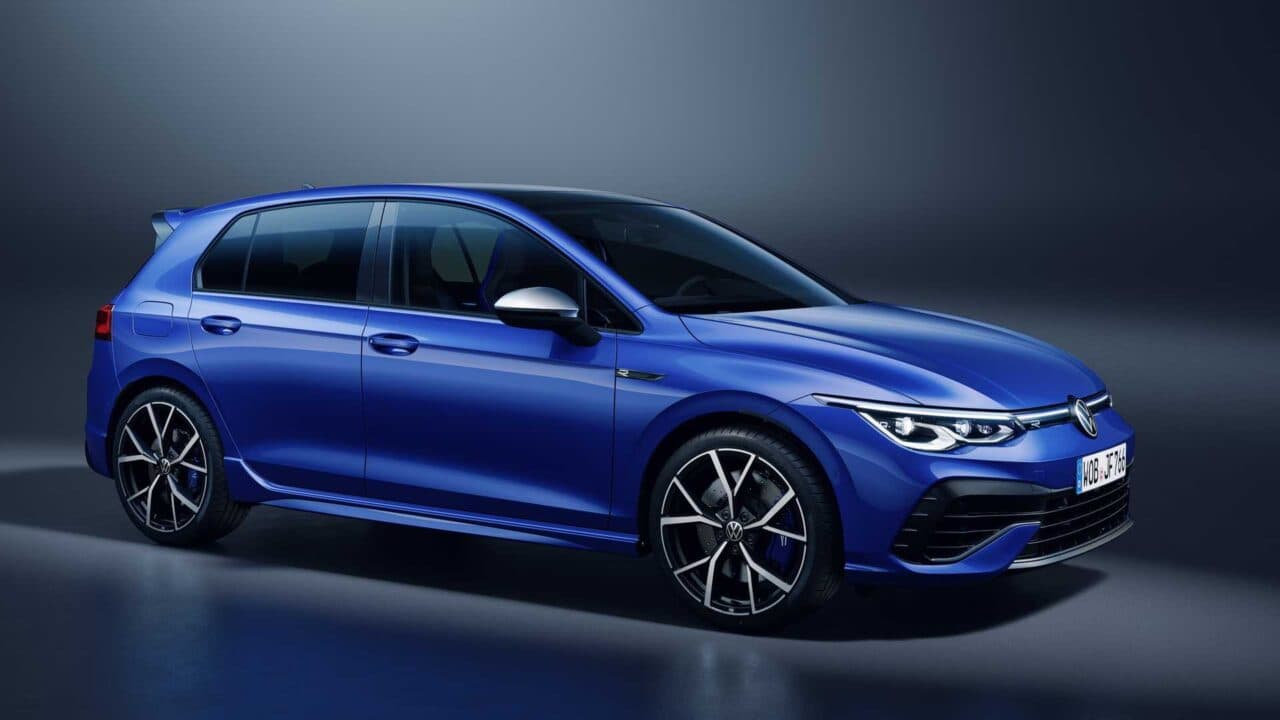 Volkswagen Golf R dövrünü başa vurur! Volkswagen Golf R dövrünü başa vurur!