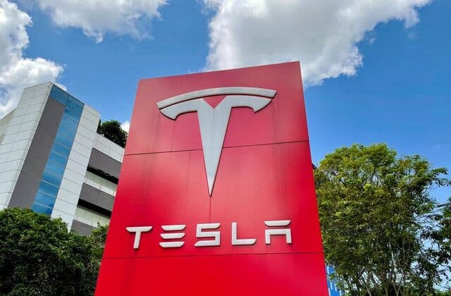 Tesla avtonom sürücülük texnologiyası üçün Çindən icazə aldı Tesla avtonom sürücülük texnologiyası üçün Çindən icazə aldı