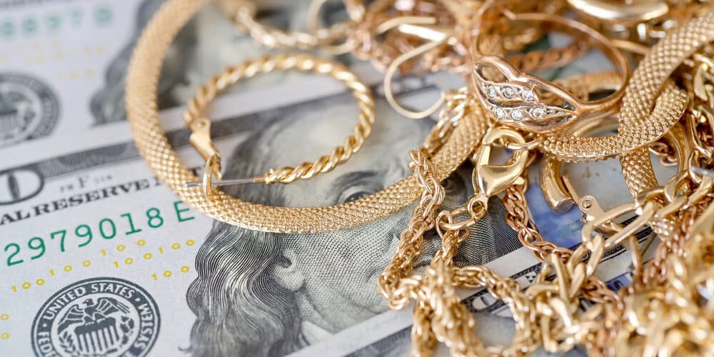 Qızıl zinət əşyalarının təminatı ilə 300-40 000 AZN-dək lombard krediti təklif olunur Qızıl zinət əşyalarının təminatı ilə 300-40 000 AZN-dək lombard krediti təklif olunur