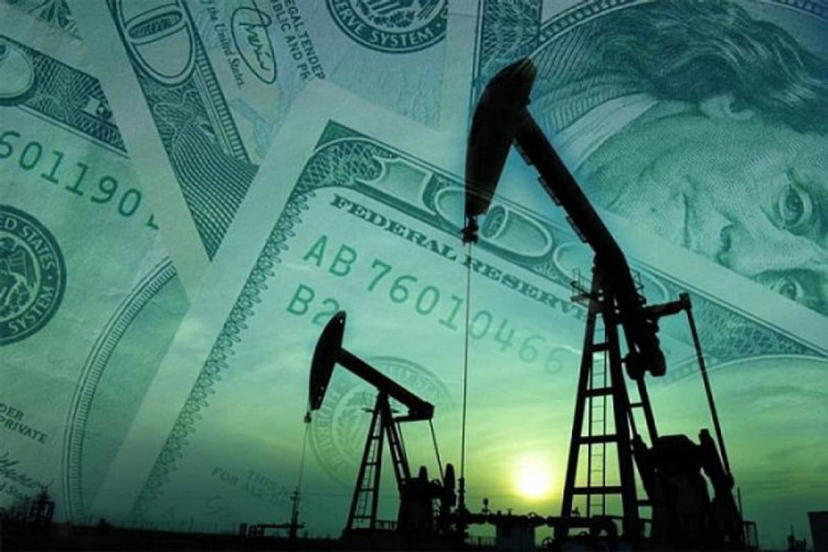 Neft bazarında eniş dalğası Neft bazarında eniş dalğası