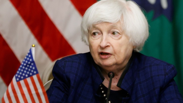 Yellen: “ABŞ iqtisadiyyatı güclü performans sərgiləyir”