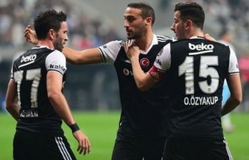 Türkiyəli ulduz futbolçu “Beşiktaş”a qayıdır