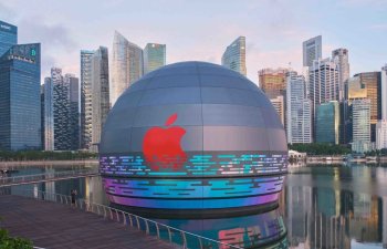 Apple şirkəti suda üzən ilk fiziki mağazasını Sinqapurda açır