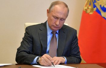 Putin bir gündə beş naziri istefaya göndərdi
