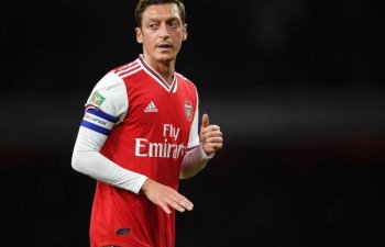 Özil Arsenaldan ayrılmaq istəmir