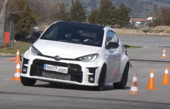 Toyota-nın yenilənmiş modeli manevr edib - VİDEO