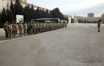 Təlimlərə cəlb edilən şəxsi heyət və hərbi texnika təlim bölgəsinə yola düşüb