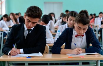 Təhsil Nazirliyi: IX sinif şagirdlərinin elektron yerdəyişməsi dayandırılır