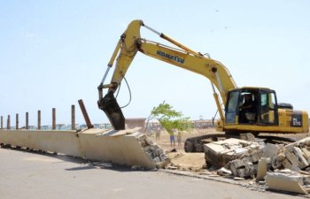 Dəniz sahilindəki qanunsuz hasar və tikililər sökülür