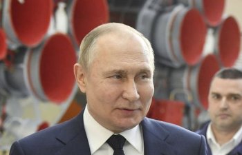 Putin xarici mətbuatın fəaliyyətini məhdudlaşdıran qanunu imzalayıb