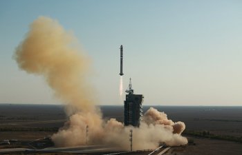 “SpaceX” orbitə 53 mini peyk qaldırıb