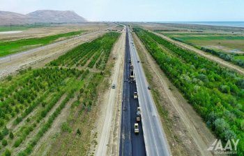 Bakı-Quba yoluna yeni asfalt-beton örtüyü döşənir