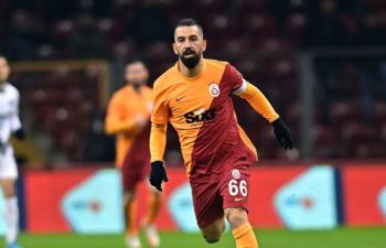 Arda Turan karyerasını başa vurub