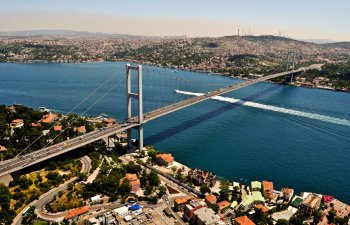 Türkiyə Bosfor boğazından keçən tankerlərdən sığorta tələb edəcək