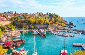 Antalyanı rekord sayda turist ziyarət edib
