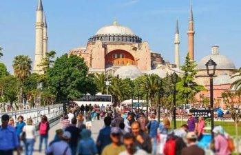 Altı ayda İstanbulu 8 milyon turist ziyarət edib