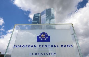 ECB rəsmiləri maaşlar artdıqca daha da azalmalarla bağlı ehtiyatlı davranırlar