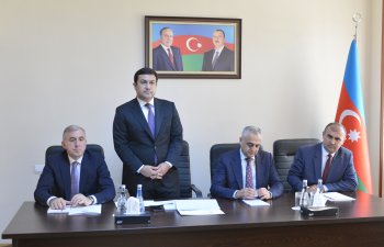 Naxçıvan MR İqtisadiyyat Nazirliyi yanında Dövlət Vergi Xidmətinin rəisi kollektivə təqdim olunub
