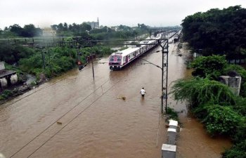 Hindistanda şiddətli yağışlar 27 nəfərin ölümünə səbəb olub