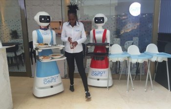 Keniyada robotların xidmət göstərdiyi ilk restoran açılıb