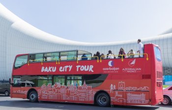 Turizm işçiləri günündə Bakıda Hop-On-Hop-Off avtobus turu pulsuz olacaq