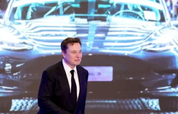 Tesla-nın yeni robotaksisi: Sürücüsüz səyahət dövrü başlayır