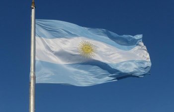 Argentina hökuməti Aerolineas Argentinas-ı bağlamaqla hədələyir