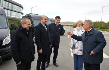 Tatarıstan Respublikasının Rəisi
Cəbrayıl, Qubadlı və Zəngilan rayonlarına üç ədəd mikroavtobus hədiyyə edib